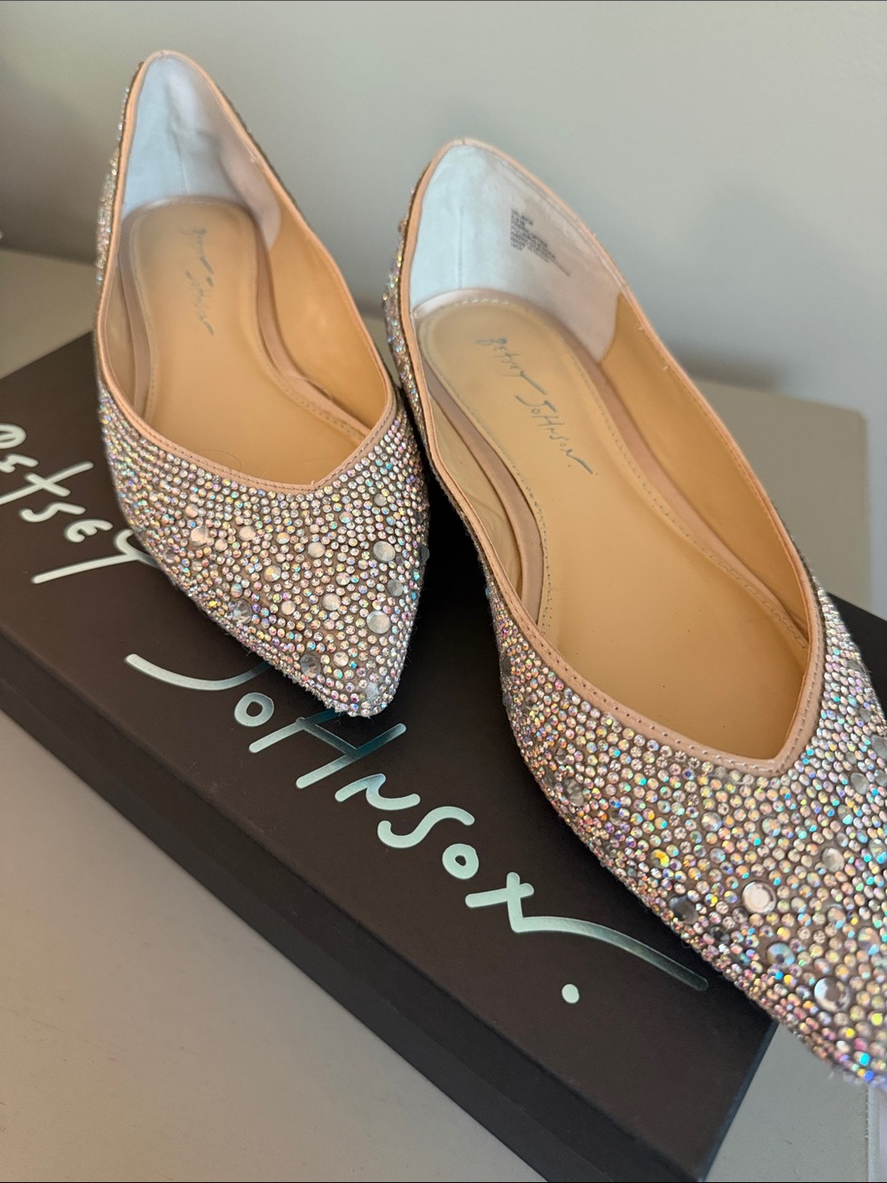 Betsy Johnson SB JUDE NUDE SATIN Rhinestone flats size 8.5